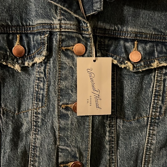 Universal Thread Jean jacket size XS - Picture 4 of 6